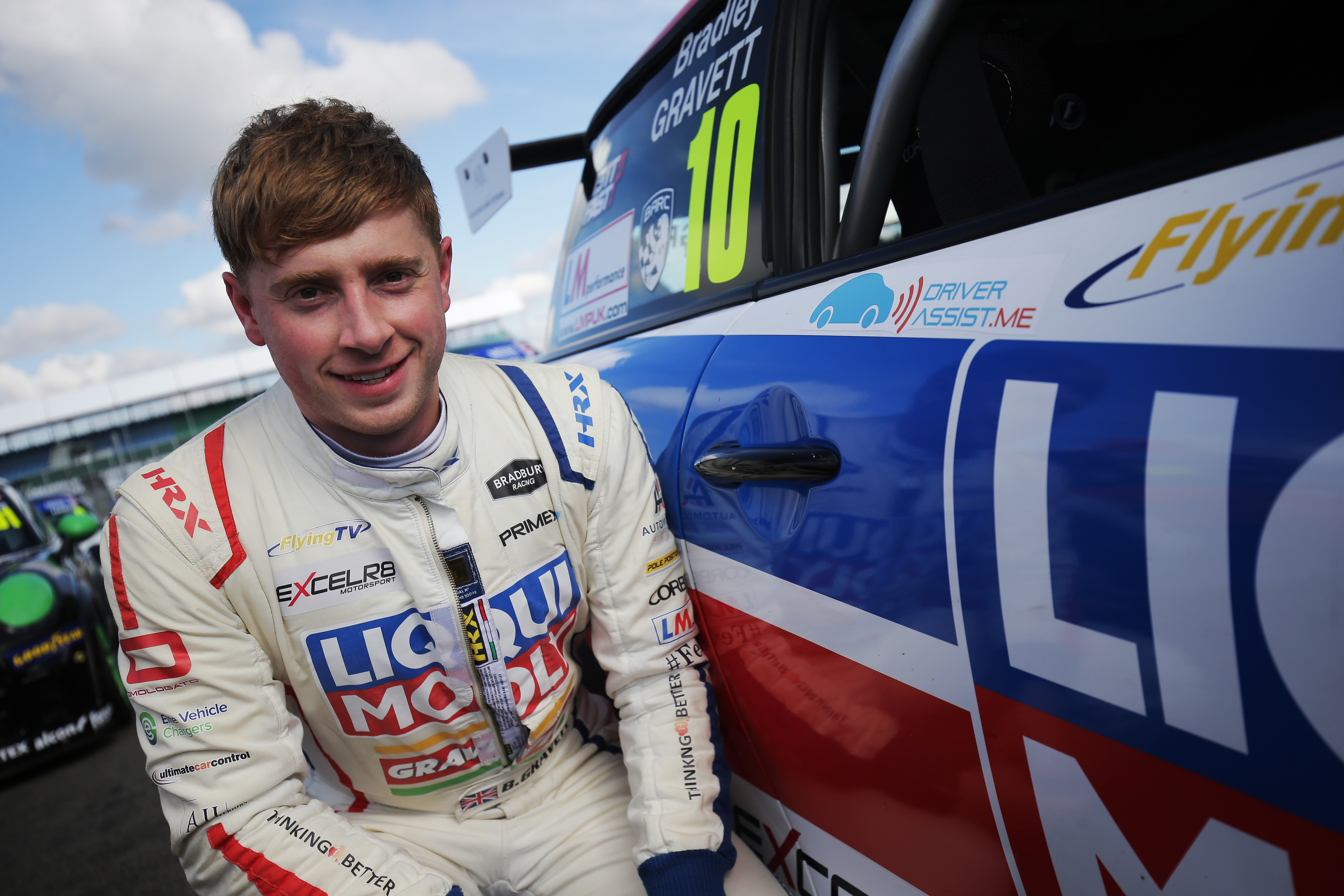 DRIVERASSIST.ME PARTNERS WITH GRAVETT RACING